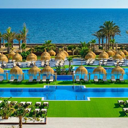 Cabogata Beach Hotel Retamar  Exteriör bild The resort's pool area