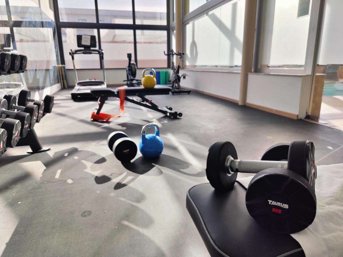 Cabogata Beach Hotel Retamar  Exteriör bild The gym at the National Training Centre, Loughborough University
