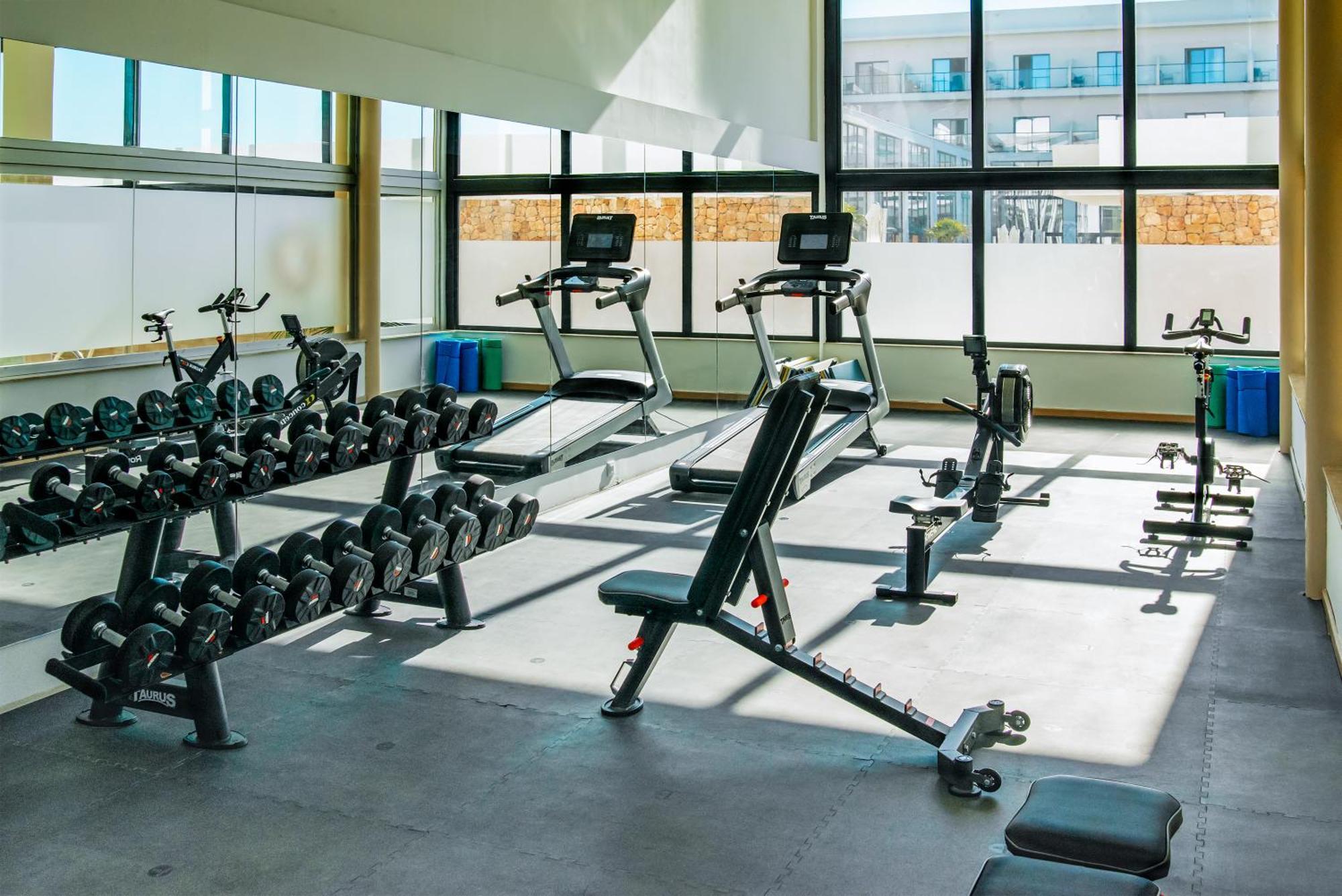 Cabogata Beach Hotel Retamar  Exteriör bild The gym at the University of Roehampton